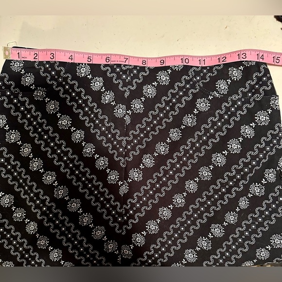 Ann Taylor Loft petite size 4 P Chevron print mini skirt - Picture 8 of 10